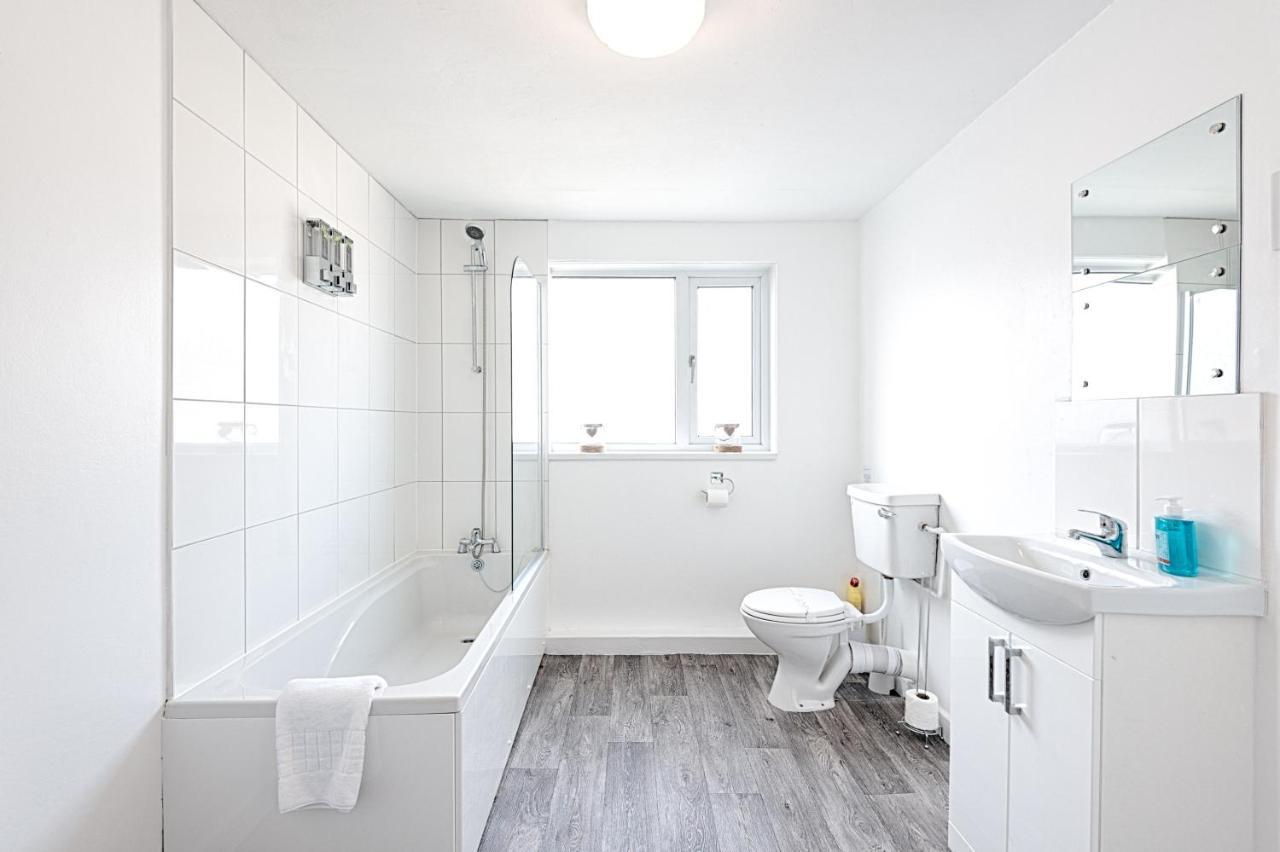 City Centre, Parking, Smart Tv'S In All Rooms Swansea Bagian luar foto