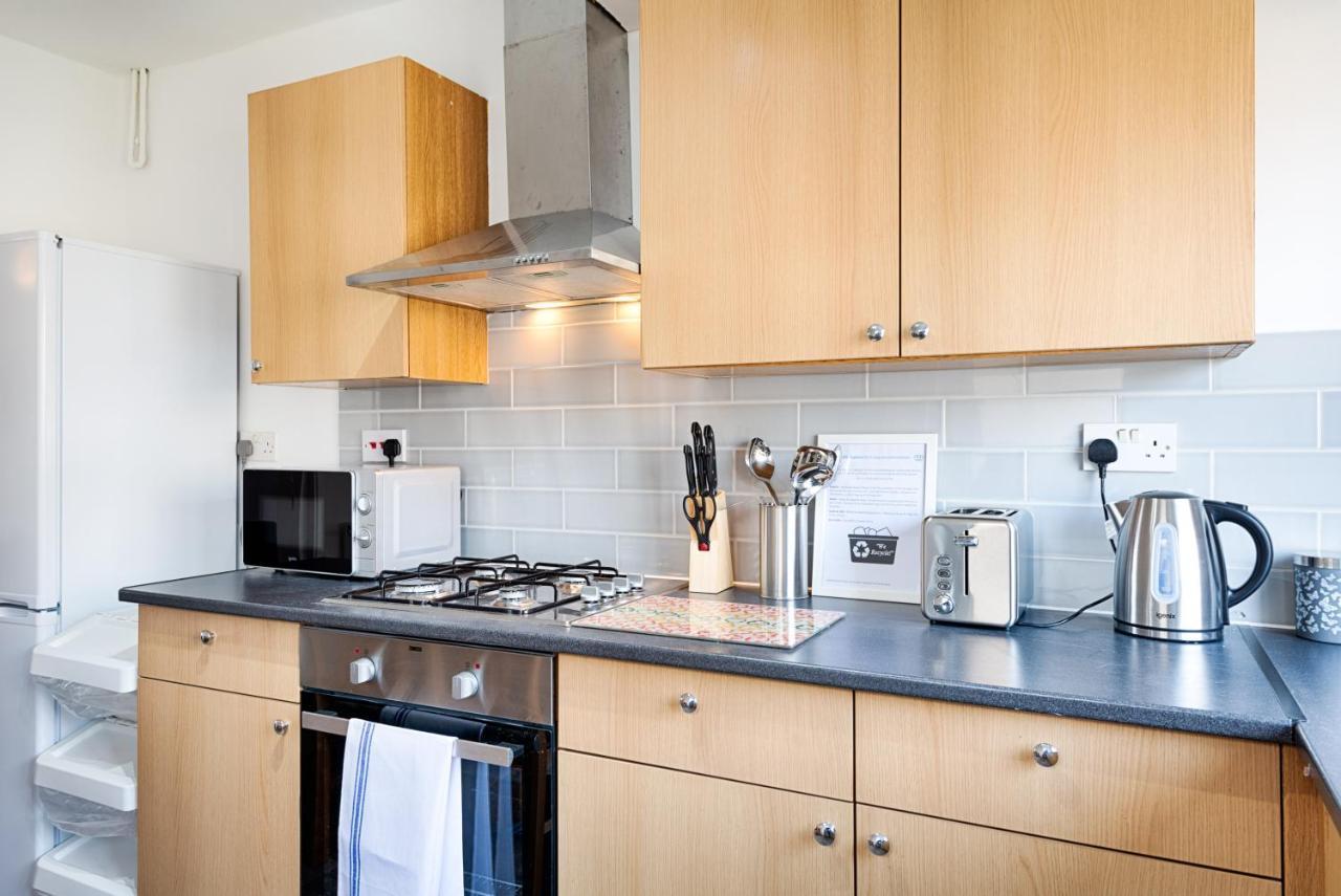 City Centre, Parking, Smart Tv'S In All Rooms Swansea Bagian luar foto