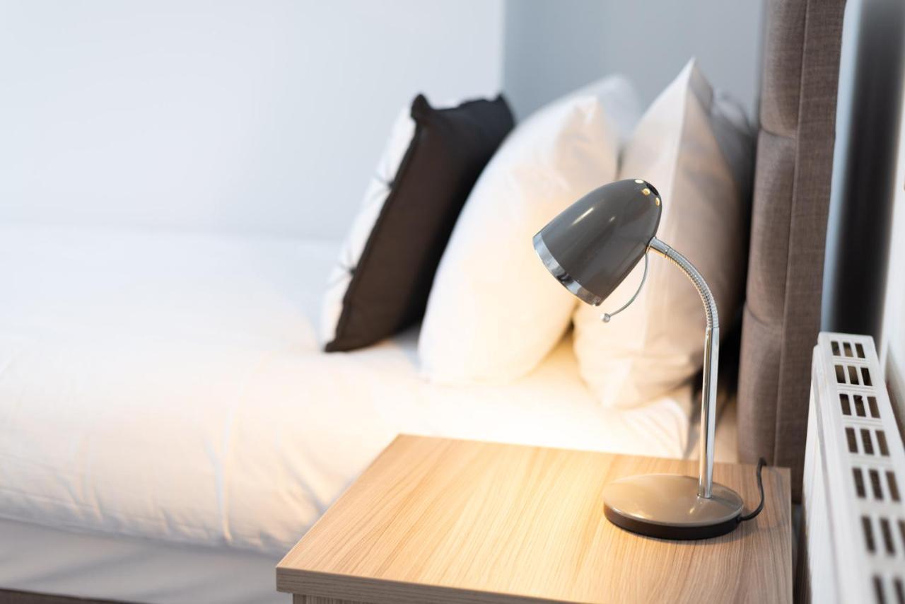 City Centre, Parking, Smart Tv'S In All Rooms Swansea Bagian luar foto