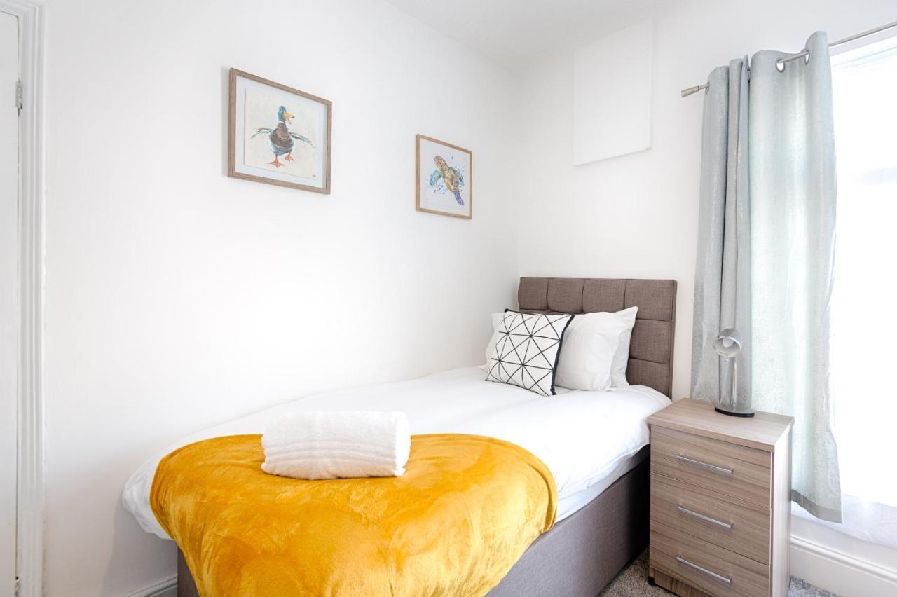 City Centre, Parking, Smart Tv'S In All Rooms Swansea Bagian luar foto