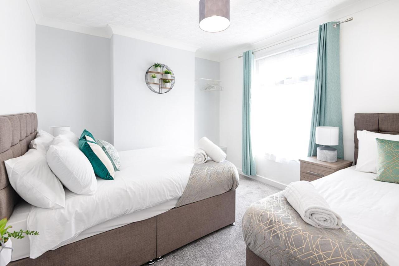 City Centre, Parking, Smart Tv'S In All Rooms Swansea Bagian luar foto