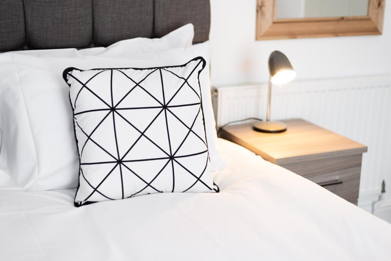 City Centre, Parking, Smart Tv'S In All Rooms Swansea Bagian luar foto